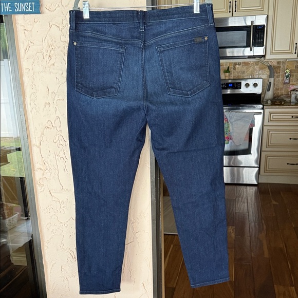 Jen7 Women's Blue Cropped Jeans with Floral Detail - Picture 6 of 11